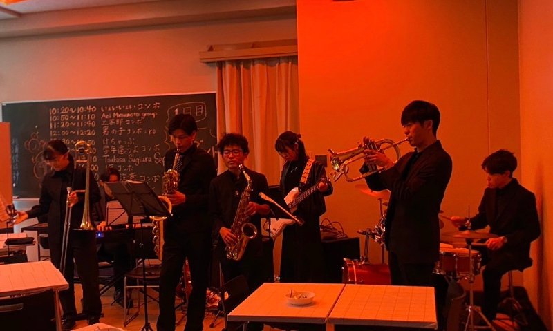 軽音楽研究会 New Motley Orchestraの活動の様子