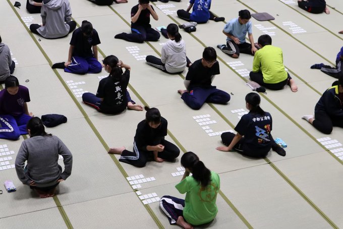 宇都宮大学競技かるた同好会の活動の様子